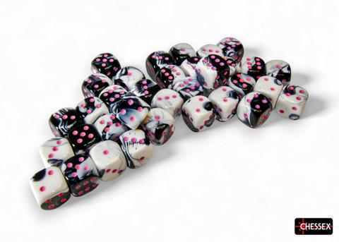 Chessex: Gemini 12mm W6 Black-White/pink Würfel Block (36)
